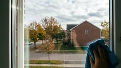 Okna sú čistejšie ako po upratovaní! Známá upratovačka sa podelila o jednoduché triky.