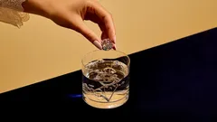 Ako vrátiť lesk rodinným šperkom: čistenie zlata a striebra v domácich podmienkach